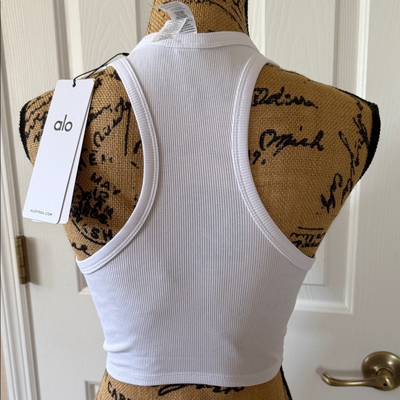 ALO Yoga White Ribbed Crop Tank Top - Picture 2 of 3